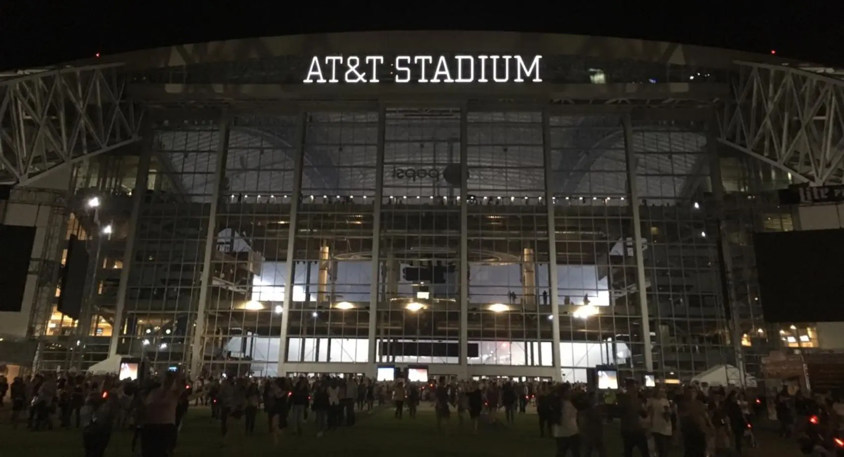 estrategias-de-marketing-digital AT&T Stadium, o estádio onde ocorreu a Reputation Stadium Tour, em 2018
