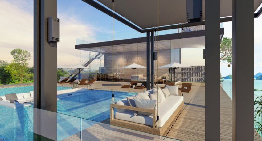 Imóvel de luxo com piscina e arquitetura sofisticada aplicado ao marketing digital imobiliário de alto padrão